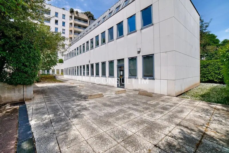 Bureau dans Courbevoie à vendre Photo de l’immeuble– Image 1 sur 8