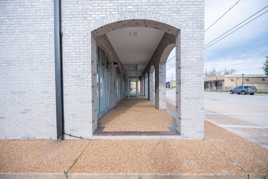 2313 Main St, Waller, TX à louer - Photo de l’immeuble – Image 2 sur 10