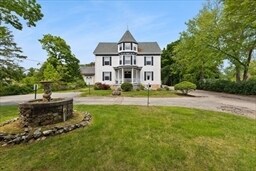 543 Newport Ave, Attleboro, MA à vendre - Photo principale – Image 1 sur 4