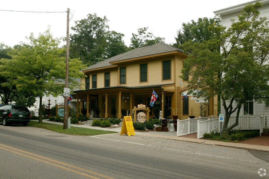 98 W Center St, Douglas, MI à vendre - Photo de l’immeuble – Image 1 sur 8