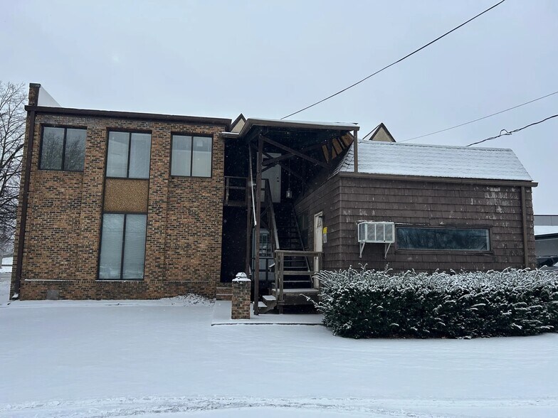 27 Ridge Rd, Munster, IN à louer - Photo de l’immeuble – Image 2 sur 7