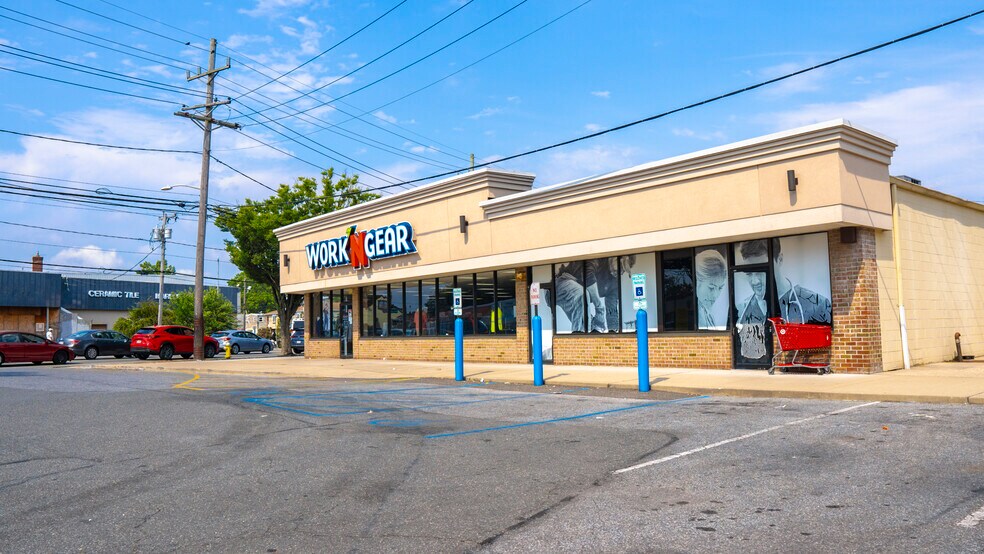 1397-1415 Hempstead Tpke, Elmont, NY à louer - Photo de l’immeuble – Image 3 sur 13