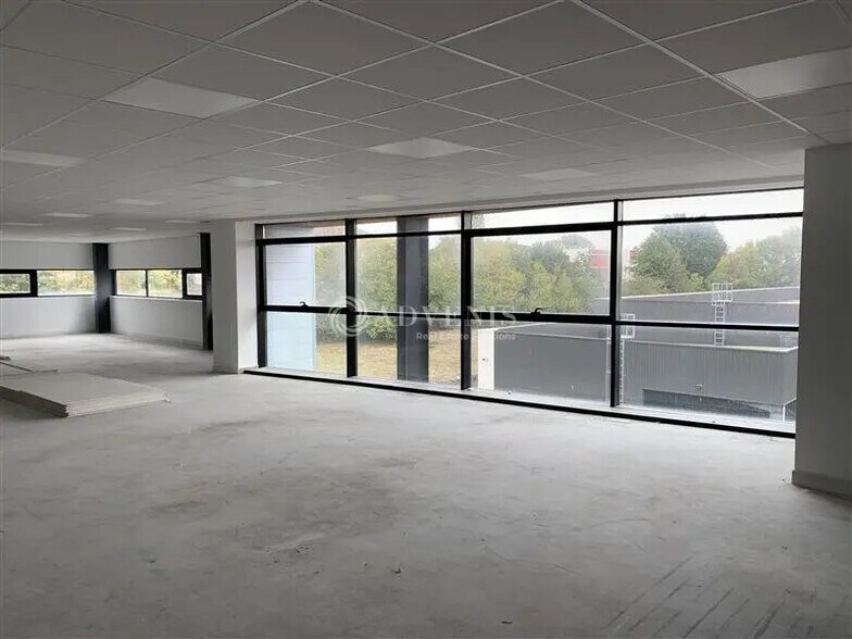 Bureau dans Le Mans à louer - Photo de l’immeuble – Image 2 sur 7