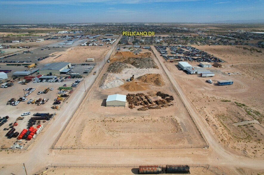 12520 Pellicano dr, El Paso, TX à vendre - Photo de l’immeuble – Image 2 sur 22