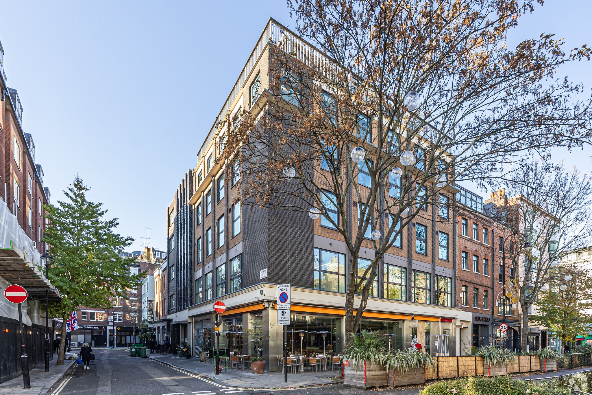 33 Charlotte St, Londres à louer Photo principale– Image 1 sur 11