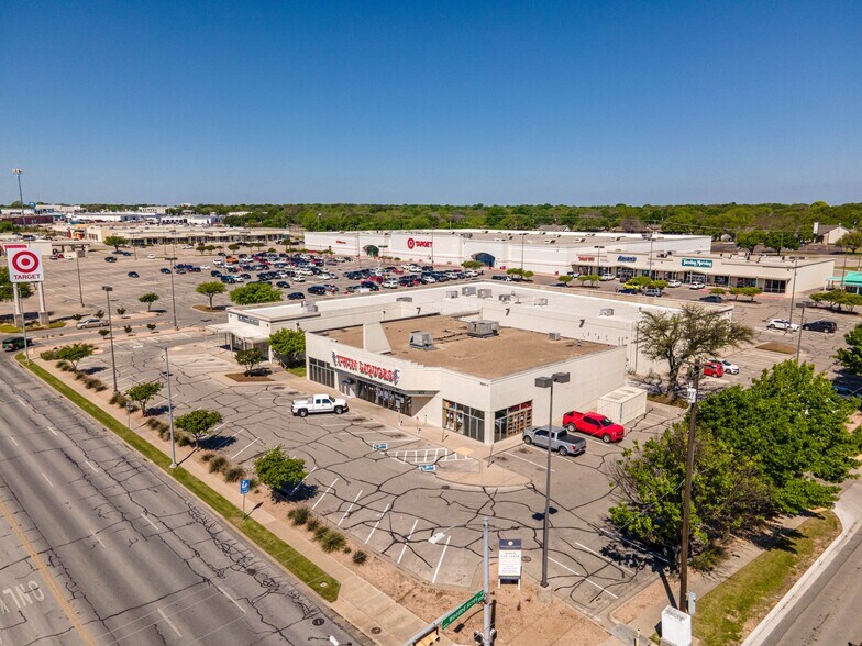 5401 Bosque Blvd, Waco, TX à louer - Photo de l’immeuble – Image 1 sur 5