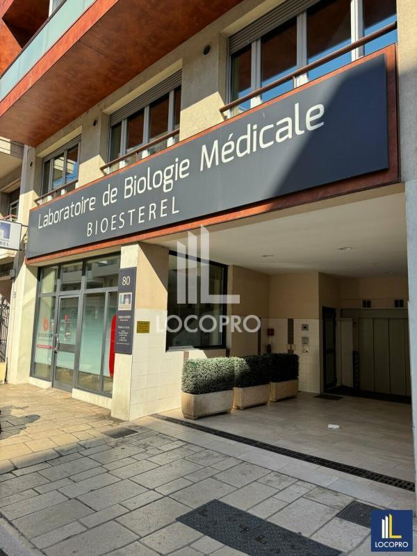 Plus de détails pour Local commercial à louer