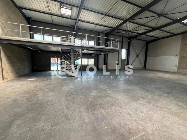 50 Rue Jean Zay, Saint-Priest à louer - Photo de l’immeuble – Image 3 sur 12