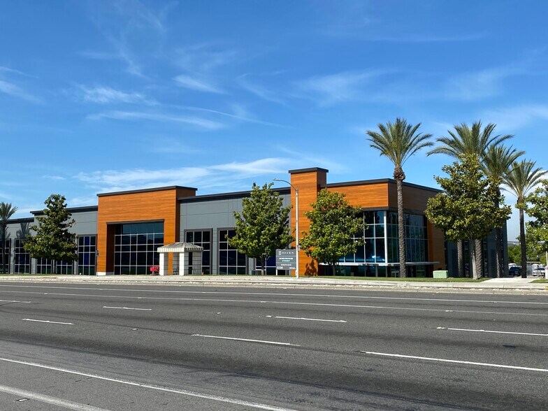 9494 Haven Ave, Rancho Cucamonga, CA à louer - Photo de l’immeuble – Image 2 sur 13