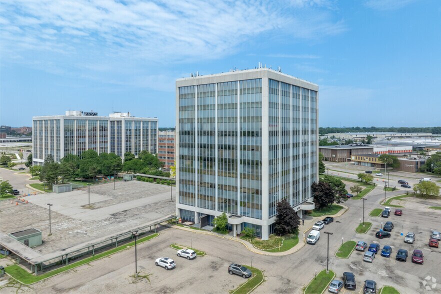 20755 Greenfield Rd, Southfield, MI à vendre - Photo de l’immeuble – Image 3 sur 12