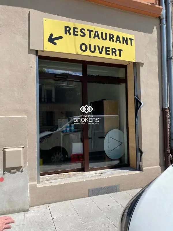 Local commercial dans Grenoble à vendre Photo de l’immeuble– Image 1 sur 3