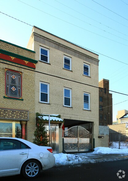 2148 Rockwell Ave, Cleveland, OH à vendre - Photo de l’immeuble – Image 3 sur 9