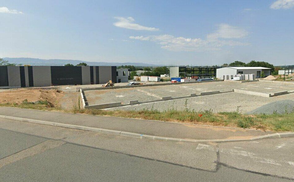 Local d’activités dans Montmerle-sur-Saône à louer - Photo de l’immeuble – Image 3 sur 6