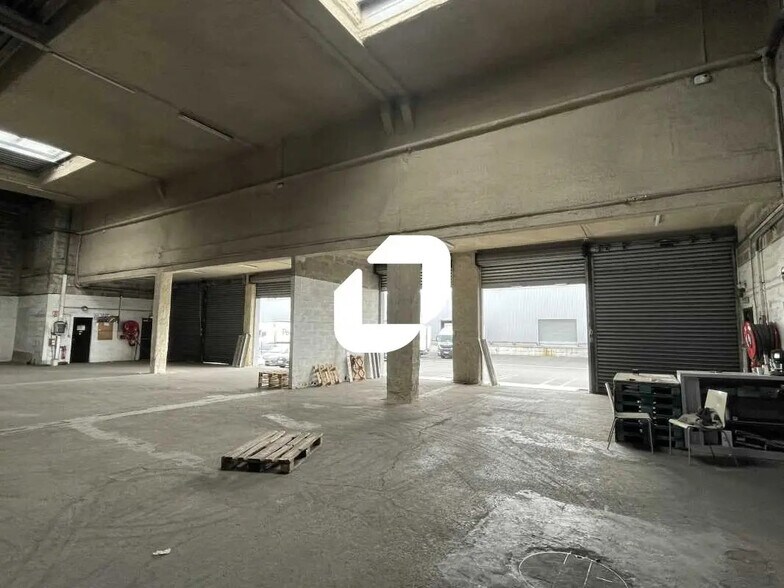 Bureau dans Bruges à louer - Photo de l’immeuble – Image 3 sur 8