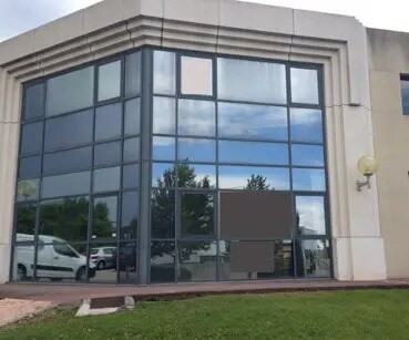 Local d’activités dans Aix-en-Provence à louer Photo de l’immeuble– Image 1 sur 7