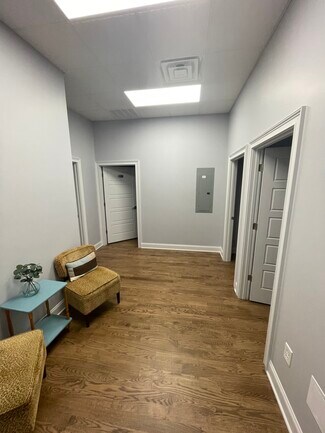 Plus de détails pour 218 E Main St, Clayton, NC - Bureau à louer