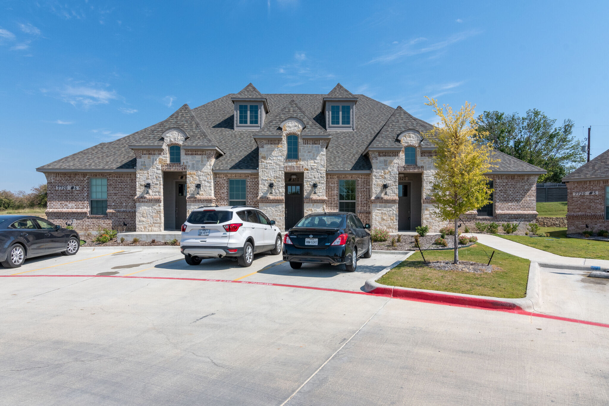 7720 Rufe Snow Dr, North Richland Hills, TX à louer Photo de l’immeuble– Image 1 sur 6