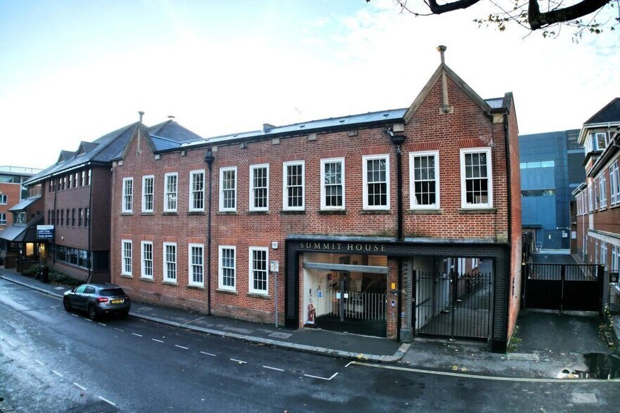 Waterloo Ln, Chelmsford à louer - Photo de l’immeuble – Image 1 sur 10