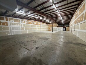 128 Furlong Industrial Dr, Kernersville, NC à louer Photo intérieure– Image 1 sur 2