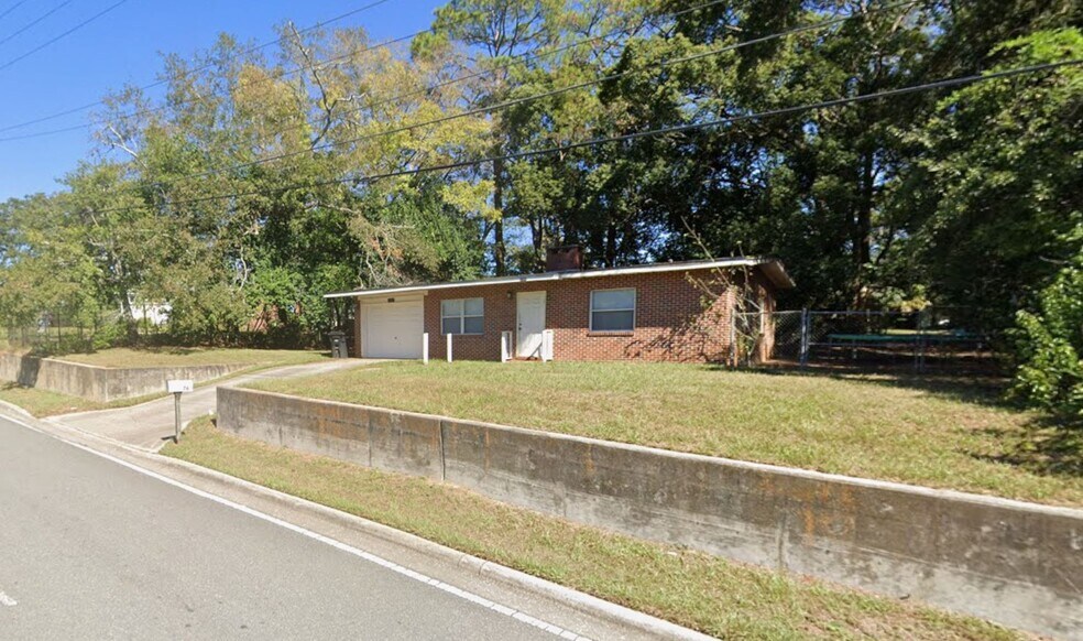 1761 Old Bainbridge Rd, Tallahassee, FL à vendre - Photo principale – Image 1 sur 1