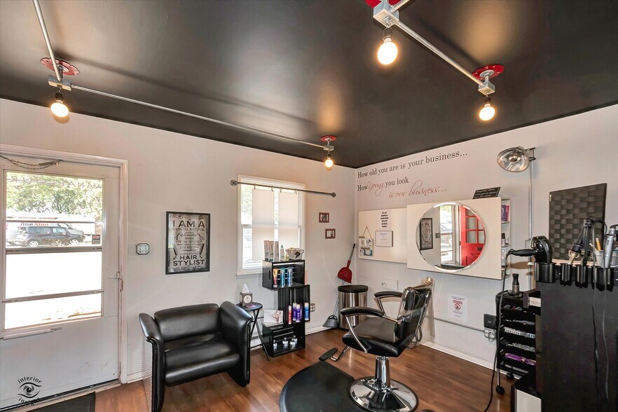 1112 E Railroad St, Sandwich, IL à louer - Photo de l’immeuble – Image 2 sur 26