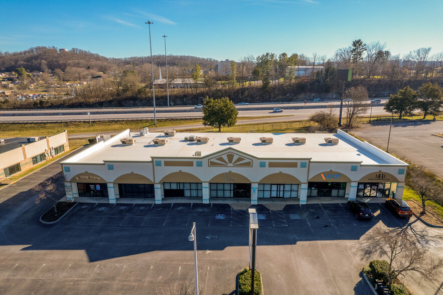 3175 Linden Dr, Bristol, VA à vendre - Photo de l’immeuble – Image 3 sur 9
