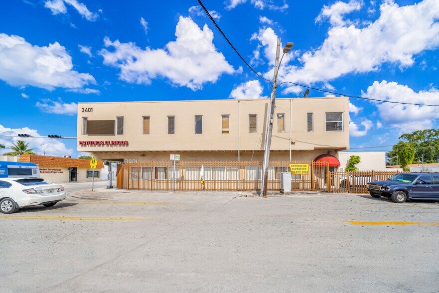 3401 NW 7th St, Miami, FL à louer - Photo de l’immeuble – Image 3 sur 30
