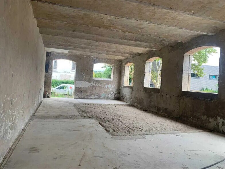 Local d'activités dans Chaponost à vendre - Photo de l’immeuble – Image 2 sur 6