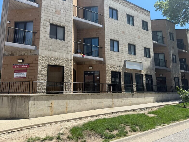 216 Stanton Ave, Ames, IA à louer - Photo de l’immeuble – Image 1 sur 9