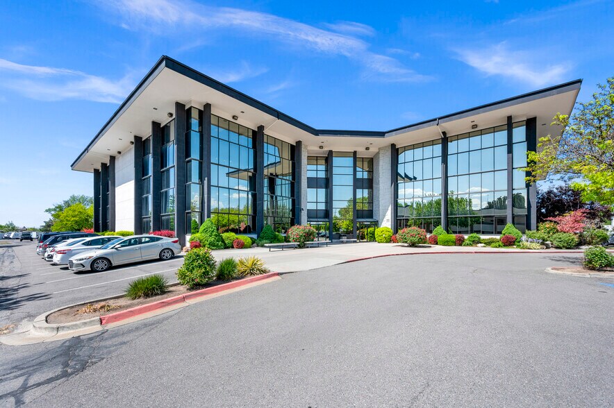 5250 Commerce Dr, Salt Lake City, UT à louer - Photo de l’immeuble – Image 1 sur 4