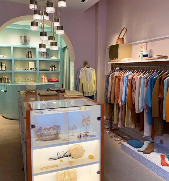 Local commercial dans Paris à louer - Photo de l’immeuble – Image 1 sur 2