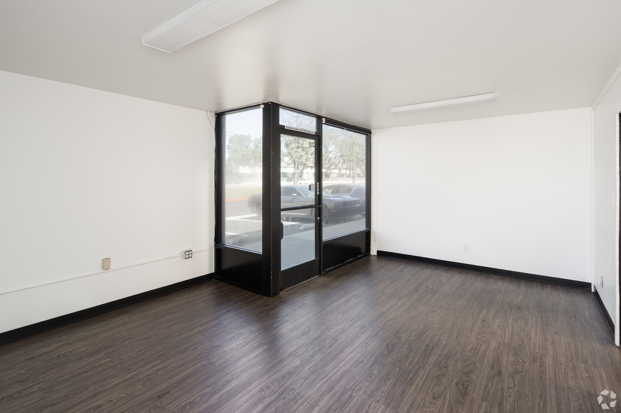 350 E orangethorpe Ave, Placentia, CA à louer Photo intérieure– Image 1 sur 5