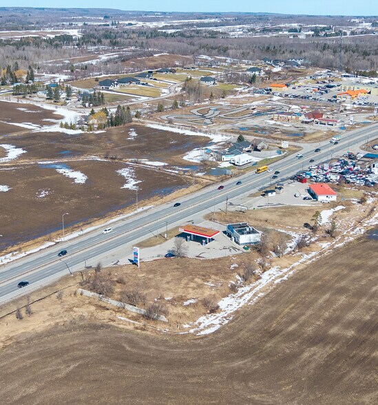 1371 Highway 11 N, Oro-Medonte, ON à vendre - Photo de l’immeuble – Image 2 sur 5