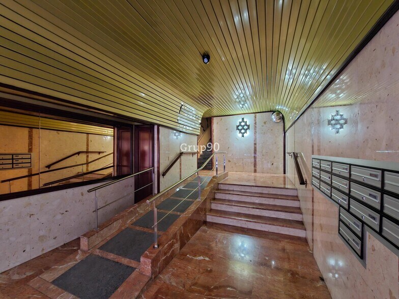 Immeuble residentiel dans Lleida, Lérida à vendre - Photo de l’immeuble – Image 2 sur 3