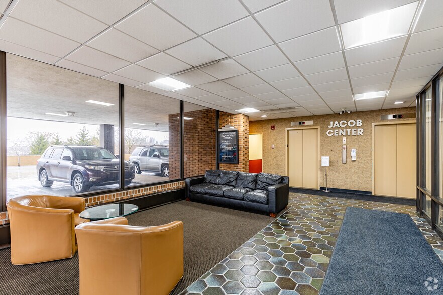 200 Fleet St, Pittsburgh, PA à louer - Hall d’entrée – Image 3 sur 7