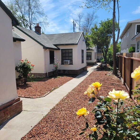 3226 W St, Sacramento, CA à vendre - Photo de l’immeuble – Image 3 sur 19