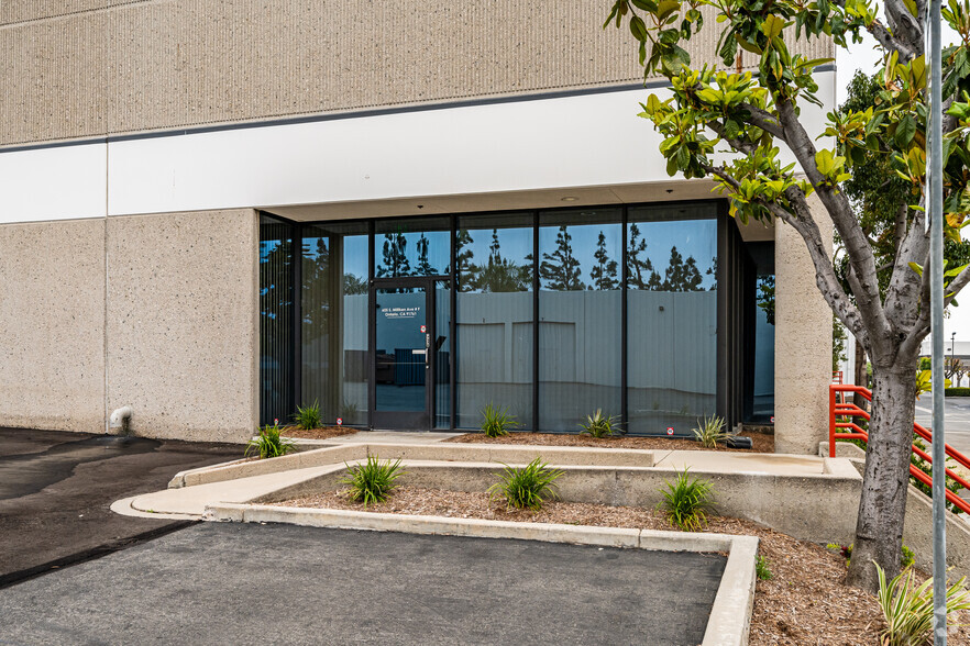 601 S Milliken Ave, Ontario, CA à louer - Photo de l’immeuble – Image 2 sur 7