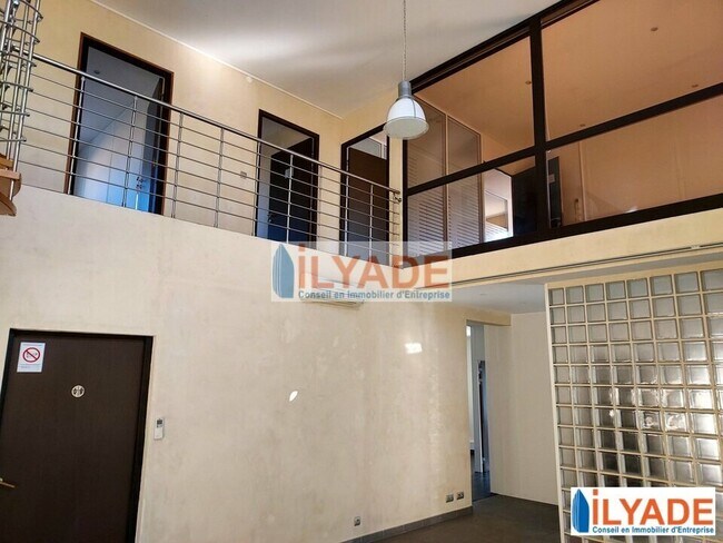 Plus de détails pour 117 Rue Jean Marie Jacquard, Pertuis - Bureau à vendre
