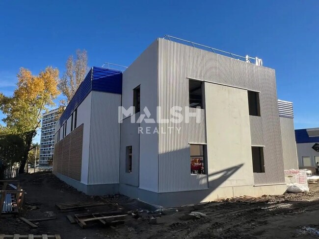 Plus de détails pour Bureau, Local d'activités à louer