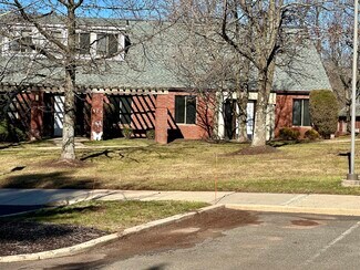 Plus de détails pour 176 Tamarack Cir, Skillman, NJ - Bureau à vendre