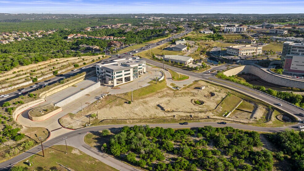 3011 Flintrock Rd, Lakeway, TX à vendre - Photo de l’immeuble – Image 3 sur 11