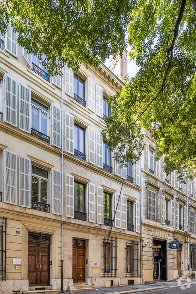 Bureau dans Marseille à louer - Photo de l’immeuble – Image 1 sur 6