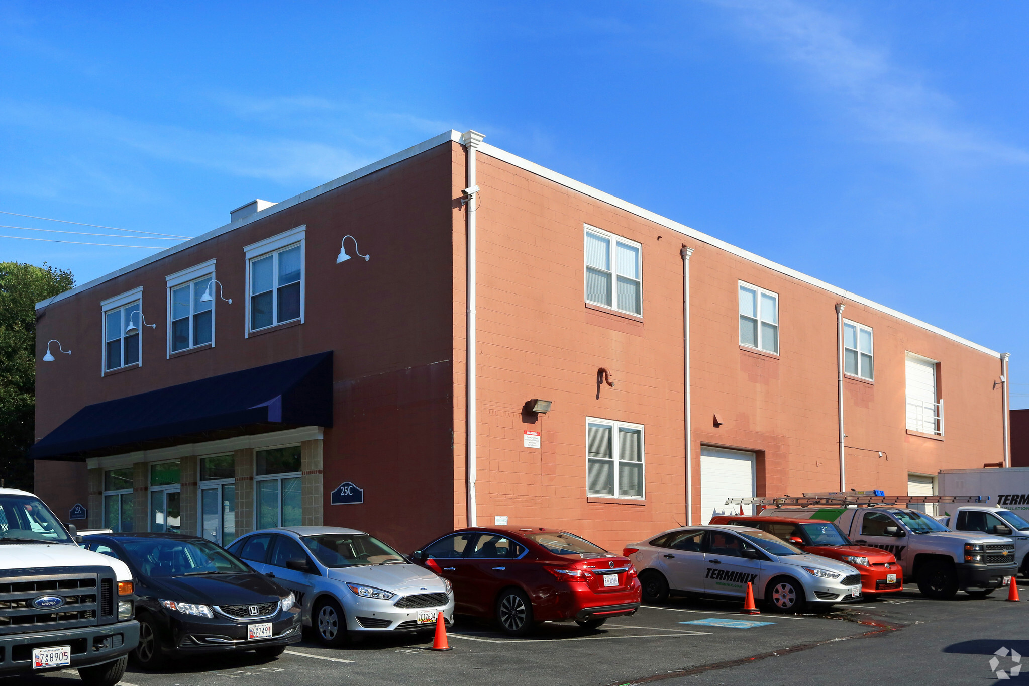 25 Chestnut St, Gaithersburg, MD à louer Photo de l’immeuble– Image 1 sur 8