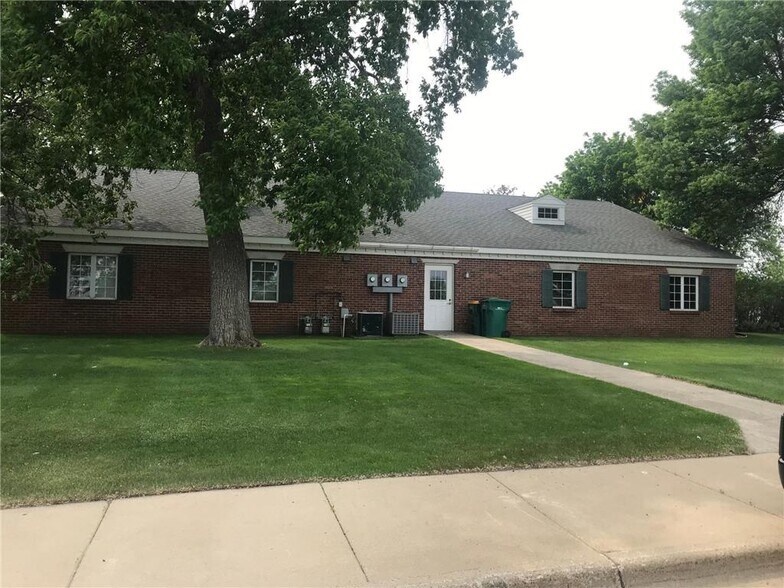 130 Park Ave S, Saint Cloud, MN à vendre - Photo de l’immeuble – Image 3 sur 20
