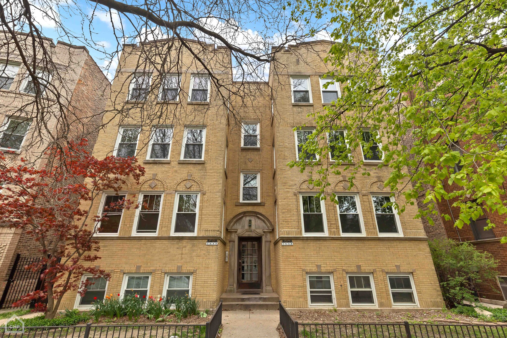 7546 N Oakley Ave, Chicago, IL à vendre Photo de l’immeuble– Image 1 sur 43