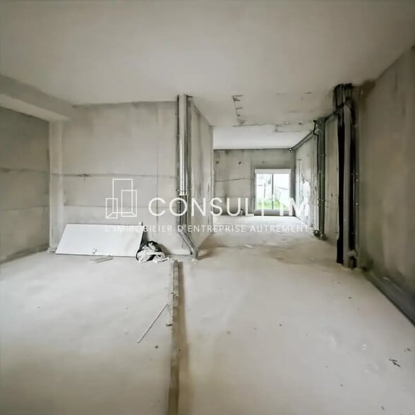 Local commercial dans Saint-Maur-des-Fossés à louer - Photo de l’immeuble – Image 2 sur 5