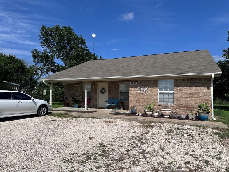 6-Unit Rental Package in Salado, TX portefeuille de 2 biens à vendre sur LoopNet.fr - Photo de l’immeuble – Image 3 sur 6