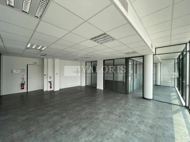 Bureau dans Lyon à louer - Photo de l’immeuble – Image 3 sur 13