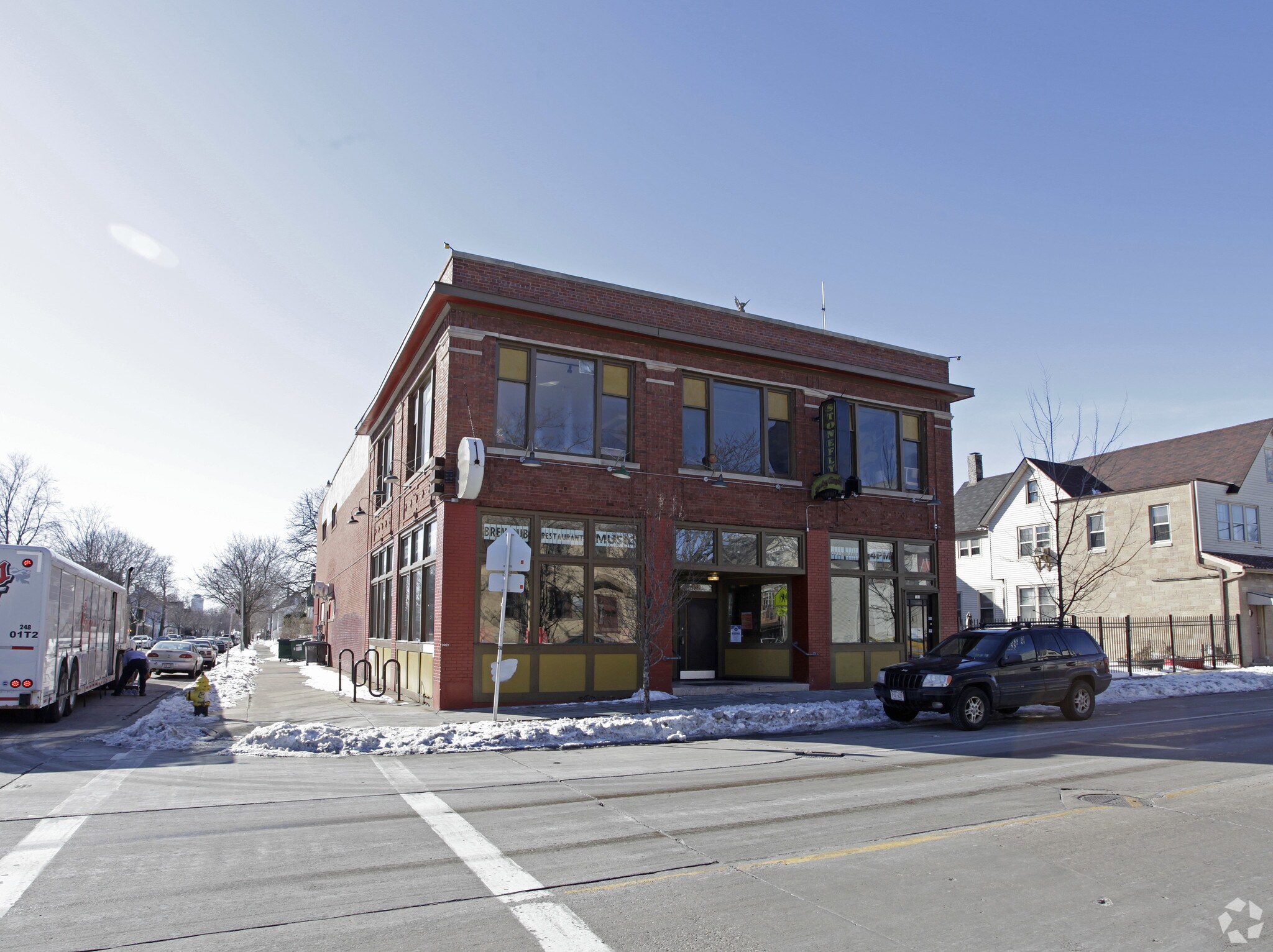 731-735 E Center St, Milwaukee, WI à louer Photo principale– Image 1 sur 8