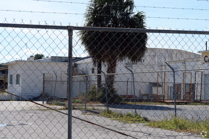 560 NE 14th St, Ocala, FL à louer - Photo de l’immeuble – Image 3 sur 25